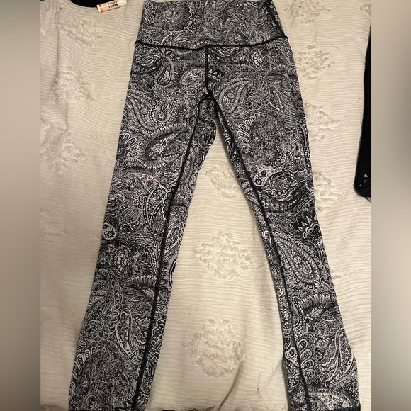 Lululemon Leggings - Picture 4 of 5